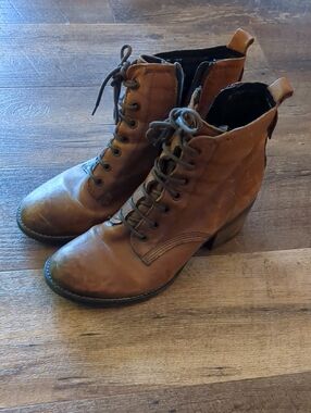 Clark's Tan Lace Up Leather Ankle Boots